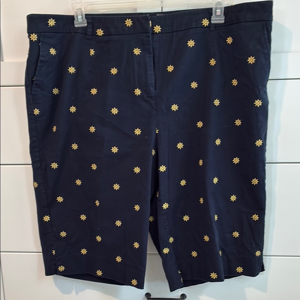 Briggs New York shorts
Bermuda shorts 
Size 24W women’s